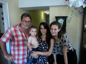 Cumpleaños de mi nieto Oliver, con mis hijas Ana (madre de Oliver) y Eva (13 de agosto 2015)